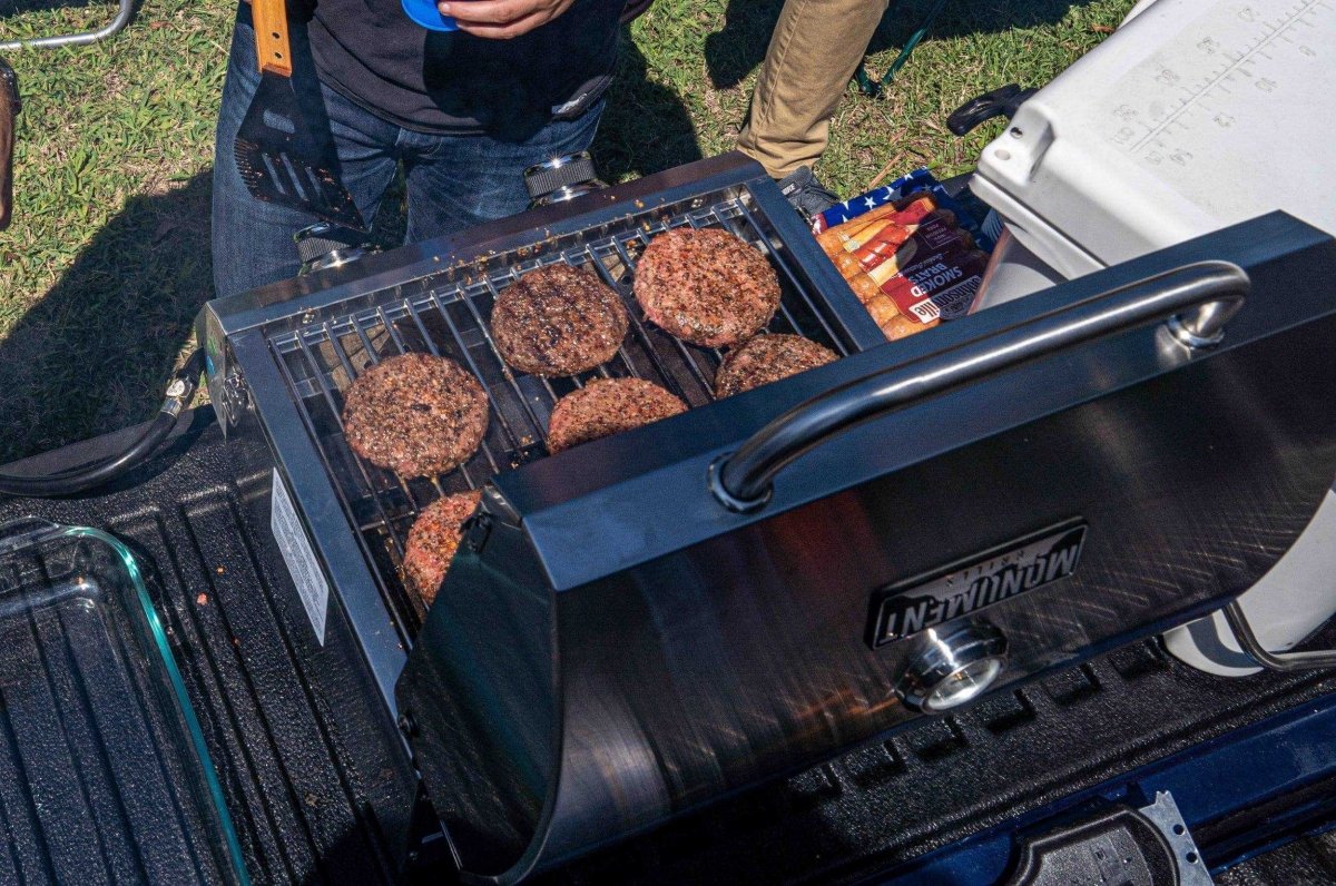 Monument Grills 13742 – Stainless Tabletop Propane Gas Grill