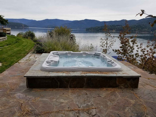 El Dorado 5-person hot tub with open top, white shell, multi-jet seating